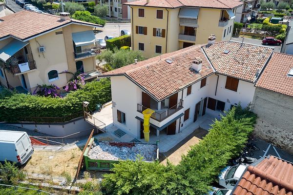 Ristrutturazione edificio completo e cambio destinazione