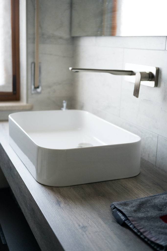 Mille sfumature di design: un bagno su misura