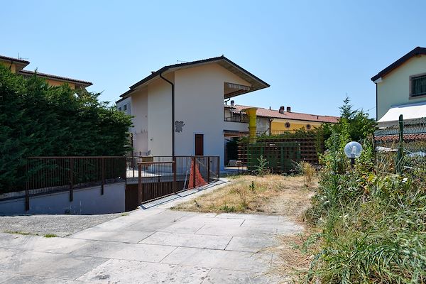 Ristrutturazione edificio completo e cambio destinazione