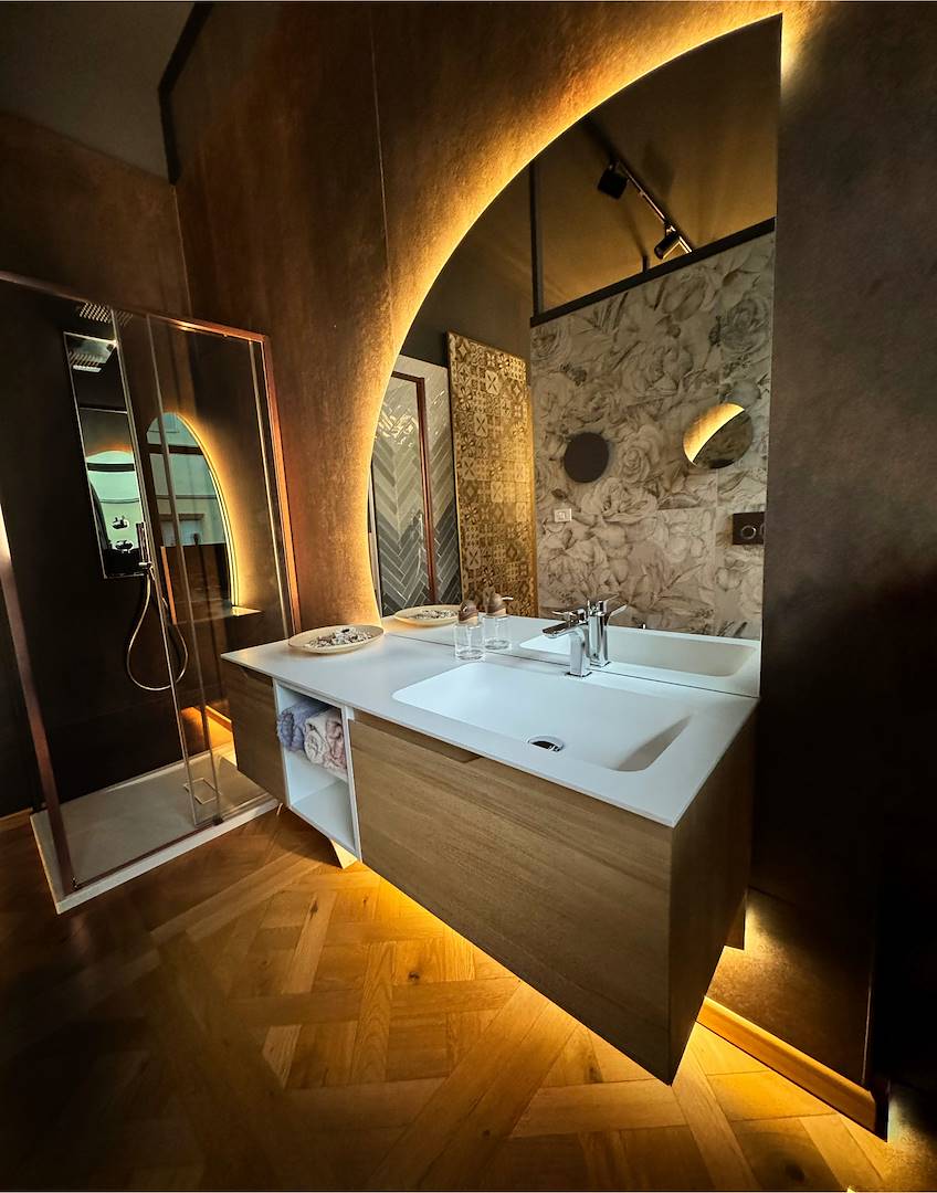 Mezzaluna di luce – Un fascino senza tempo