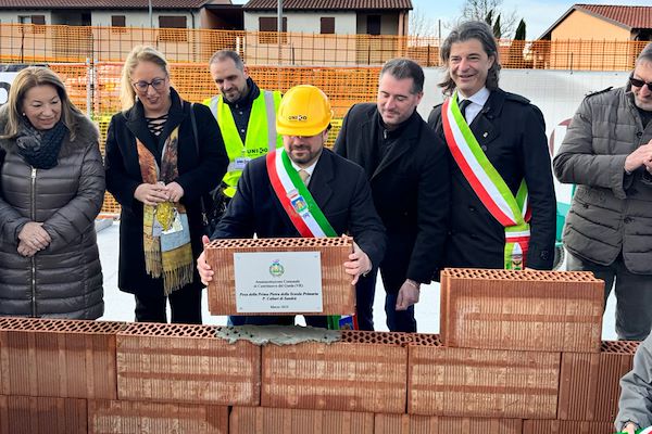 Rinascita della Scuola Materna di Sandrà: la posa della prima pietra