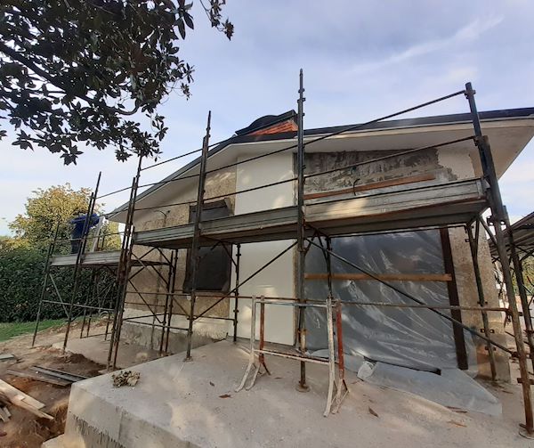 Ristrutturazione edificio Villaggio Creole