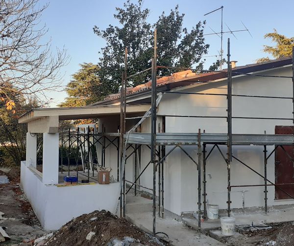 Ristrutturazione edificio Villaggio Creole