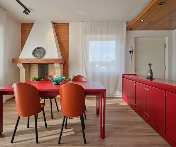 Trame di stile: pennellate di design in una dimora anni '70