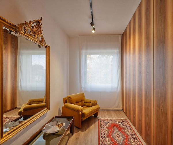 Trame di stile: pennellate di design in una dimora anni '70