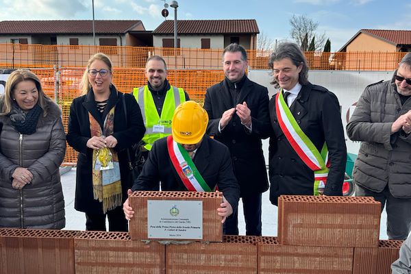 Rinascita della Scuola Materna di Sandrà: la posa della prima pietra
