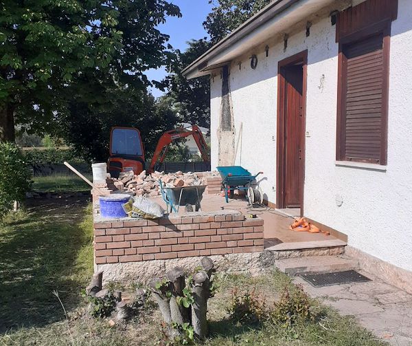 Ristrutturazione edificio Villaggio Creole