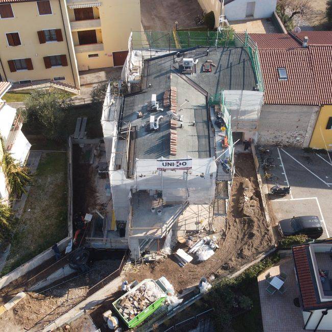 Ristrutturazione intero edificio a bardolino (in corso)