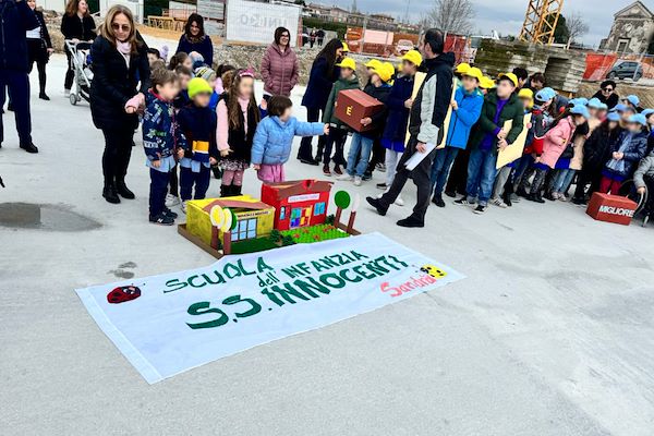 Rinascita della Scuola Materna di Sandrà: la posa della prima pietra