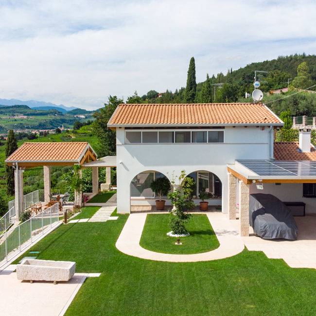 Demolizione e ricostruzione completa sulla base delle specifiche del committente