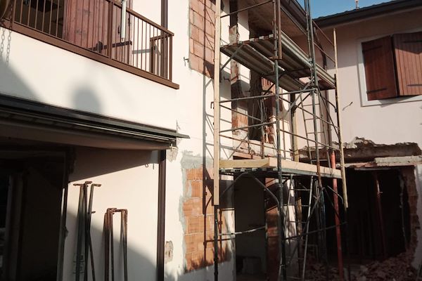 Ristrutturazione edificio completo e cambio destinazione