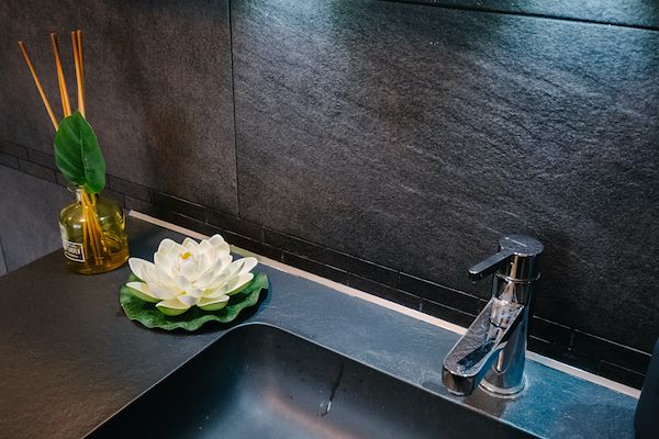 Mille sfumature di design: un bagno su misura